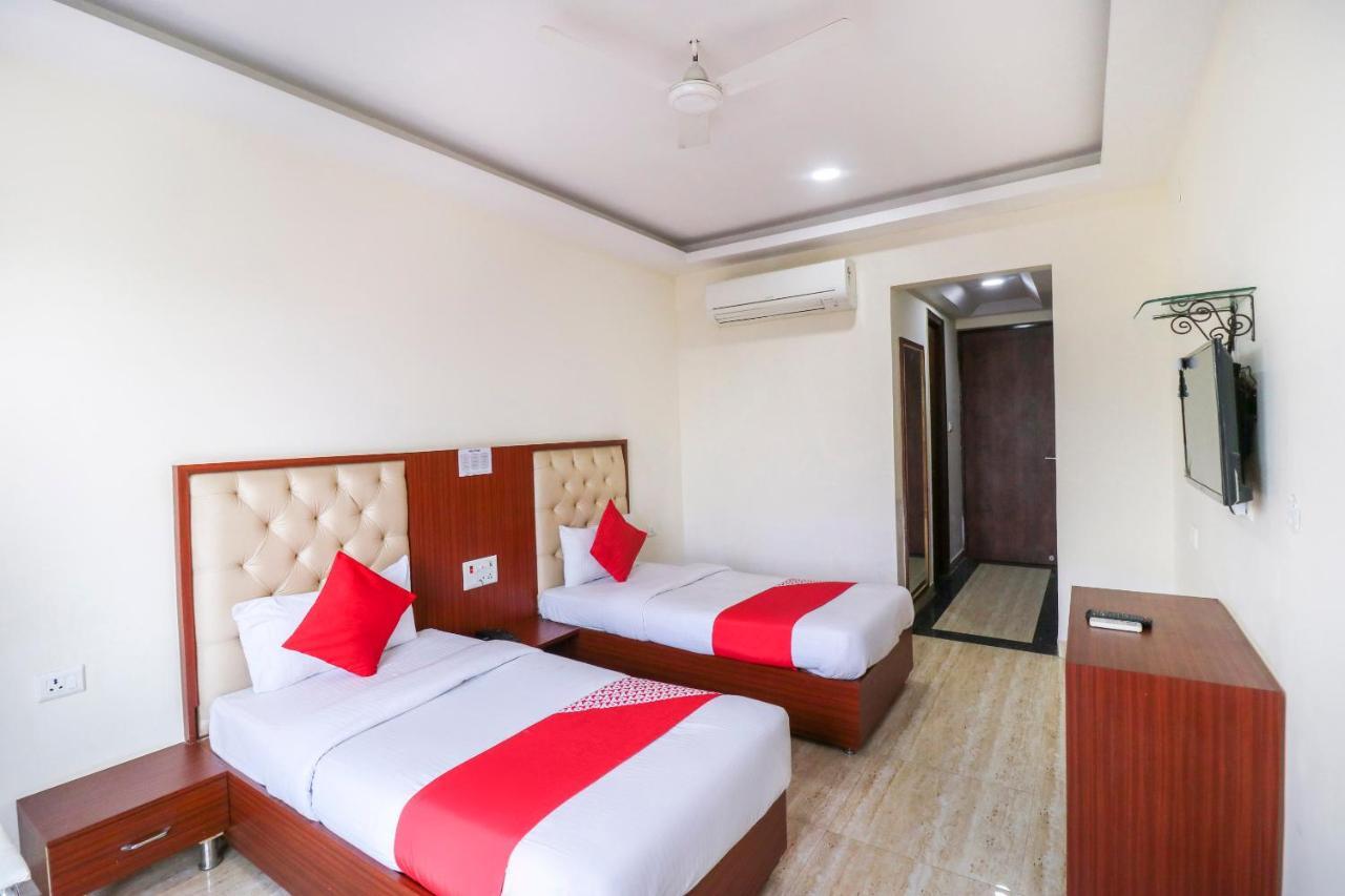 Hotel Oyo Flagship 69860 Mastana Palace Varanasi Esterno foto