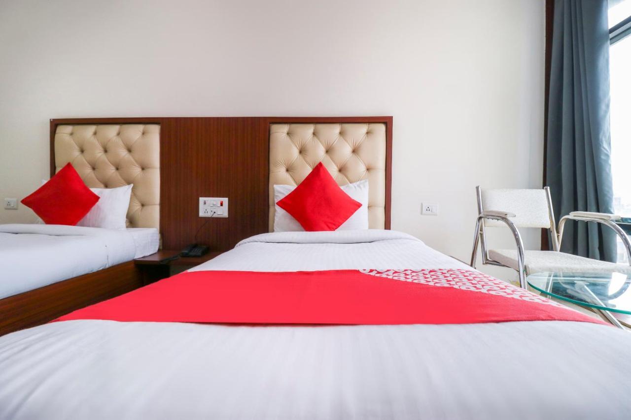 Hotel Oyo Flagship 69860 Mastana Palace Varanasi Esterno foto