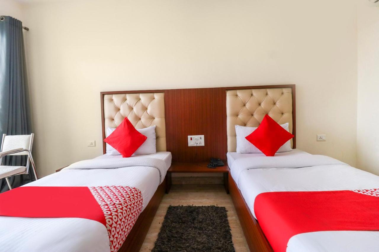 Hotel Oyo Flagship 69860 Mastana Palace Varanasi Esterno foto