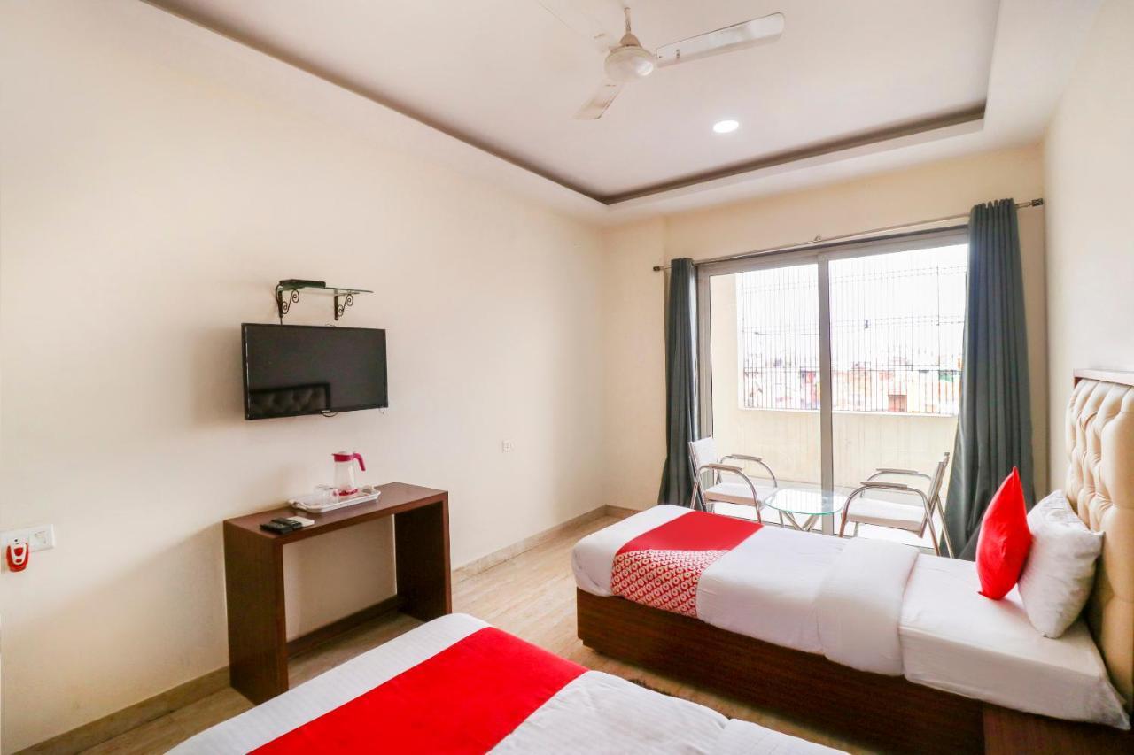 Hotel Oyo Flagship 69860 Mastana Palace Varanasi Esterno foto