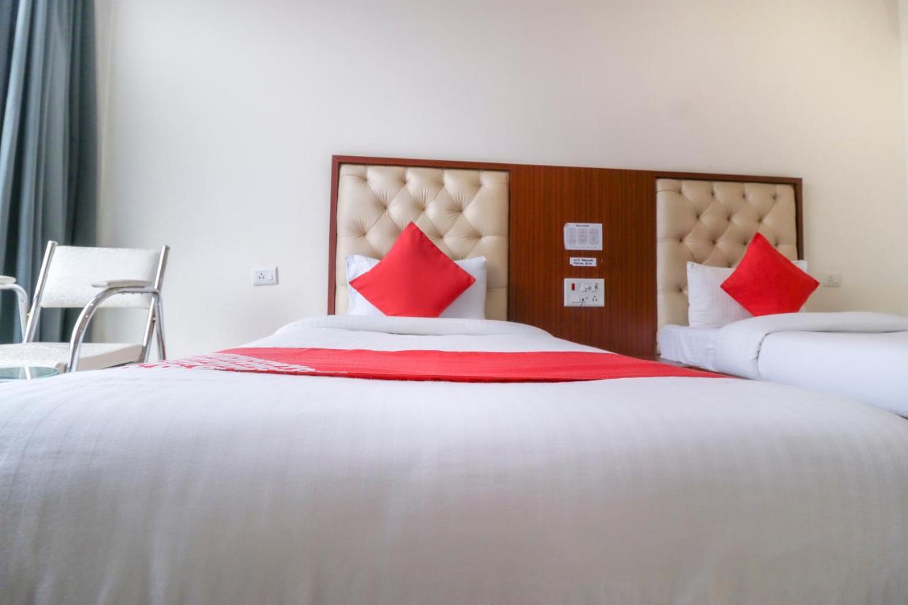 Hotel Oyo Flagship 69860 Mastana Palace Varanasi Esterno foto