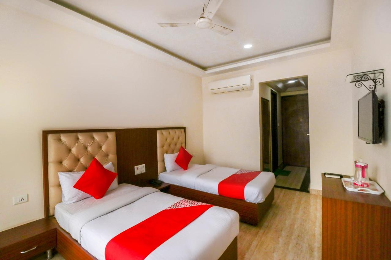 Hotel Oyo Flagship 69860 Mastana Palace Varanasi Esterno foto