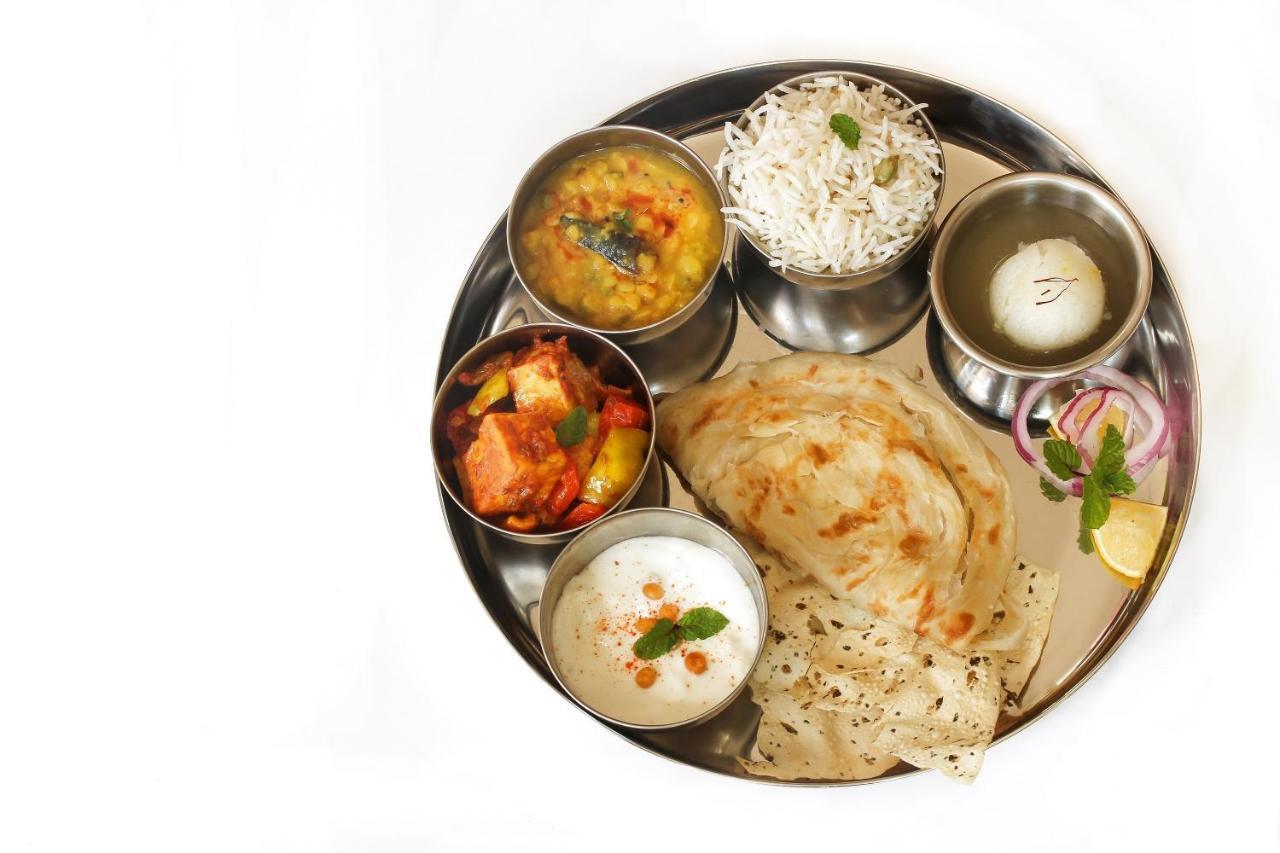 Hotel Oyo Flagship 69860 Mastana Palace Varanasi Esterno foto