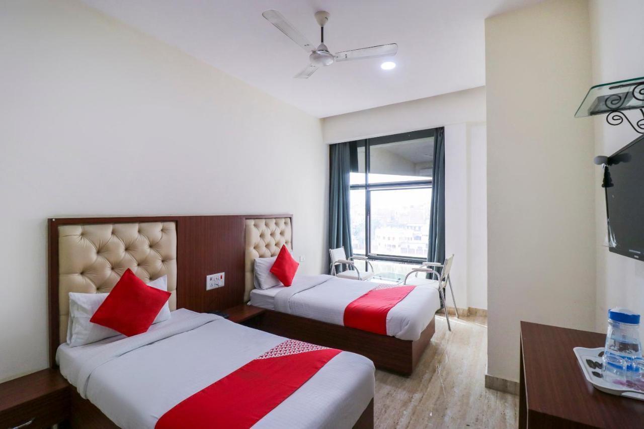 Hotel Oyo Flagship 69860 Mastana Palace Varanasi Esterno foto