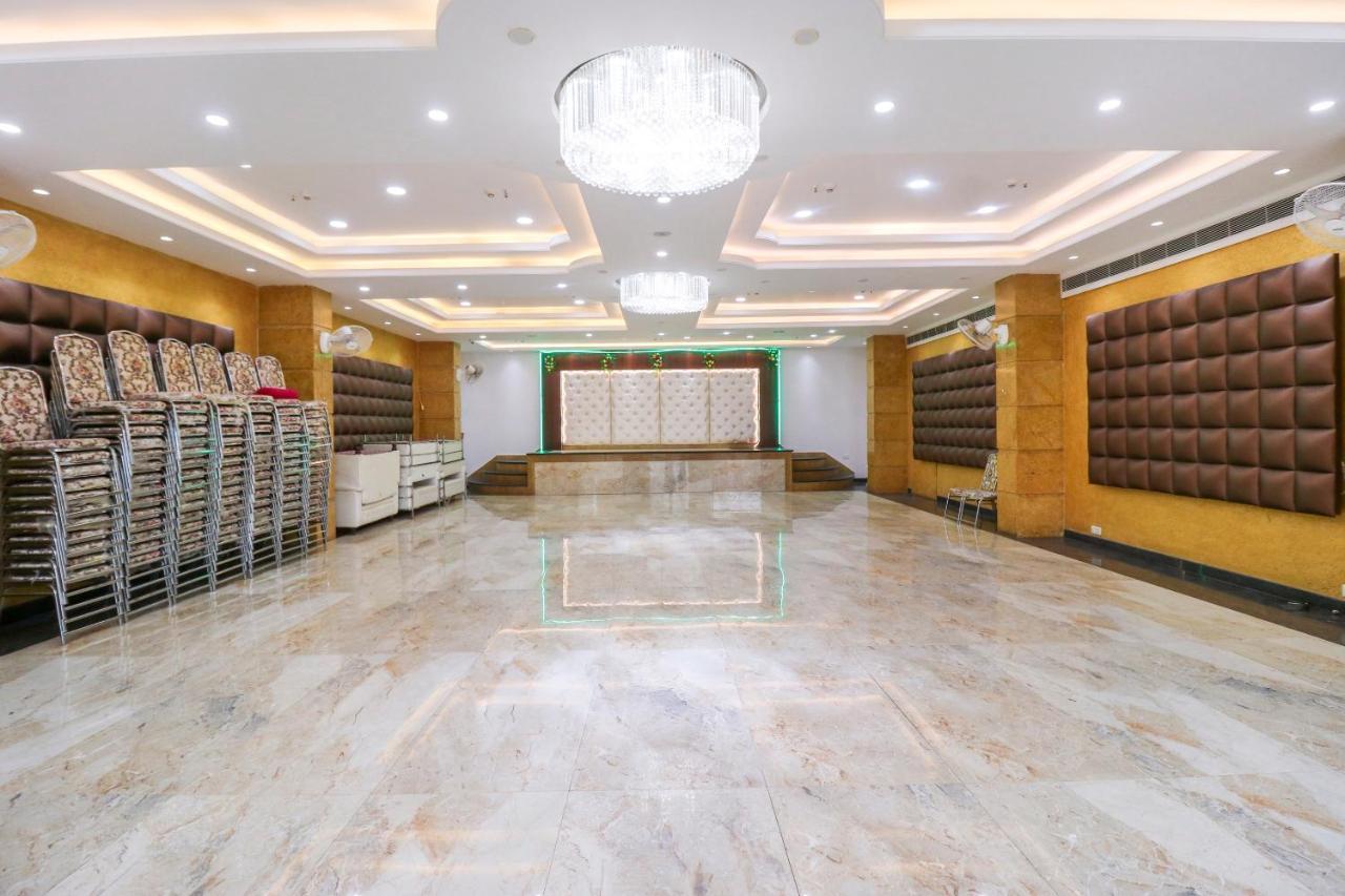 Hotel Oyo Flagship 69860 Mastana Palace Varanasi Esterno foto