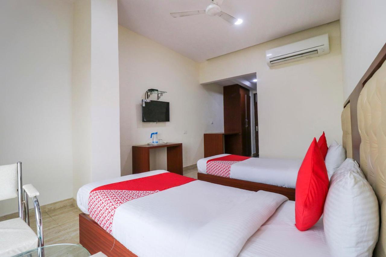 Hotel Oyo Flagship 69860 Mastana Palace Varanasi Esterno foto
