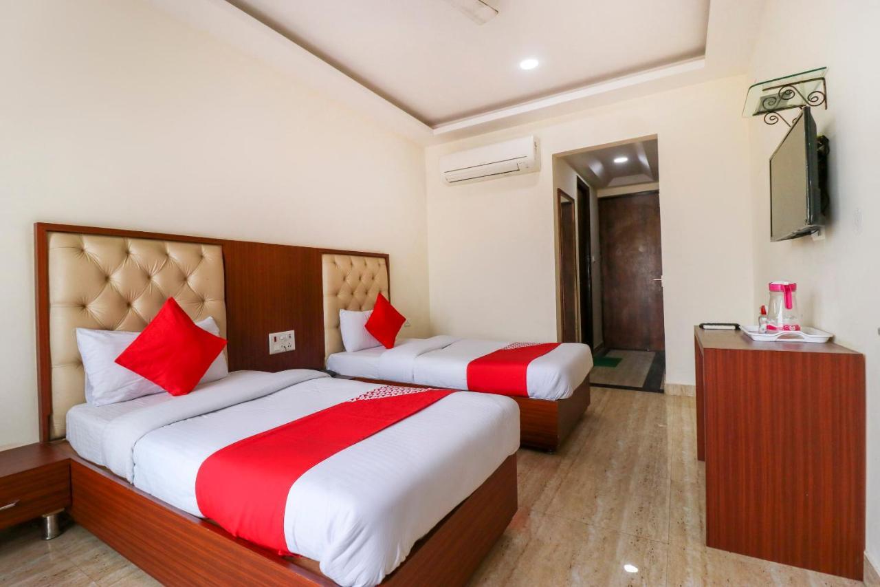 Hotel Oyo Flagship 69860 Mastana Palace Varanasi Esterno foto