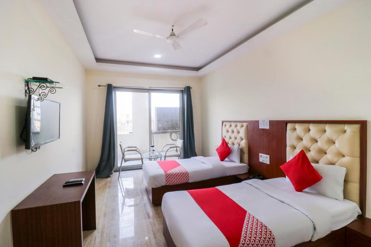 Hotel Oyo Flagship 69860 Mastana Palace Varanasi Esterno foto
